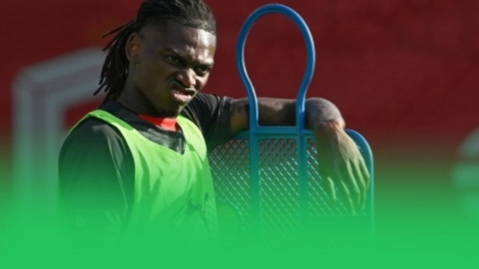 Leao, niente Bologna: il polpaccio lo ferma. Allegri punta su Nkunku